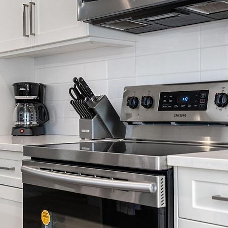 Contemporary Luxury 4 Bedroom House Near Downtown YYC Екстериор снимка