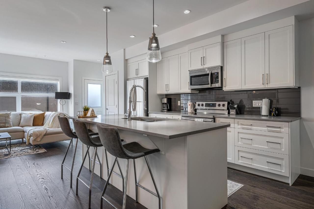 Contemporary Luxury 4 Bedroom House Near Downtown YYC Екстериор снимка