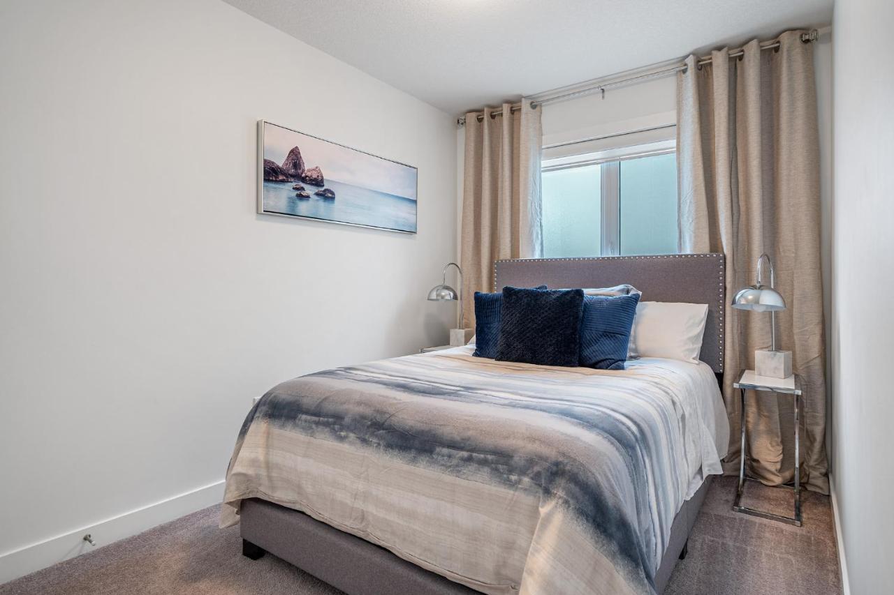 Contemporary Luxury 4 Bedroom House Near Downtown YYC Екстериор снимка