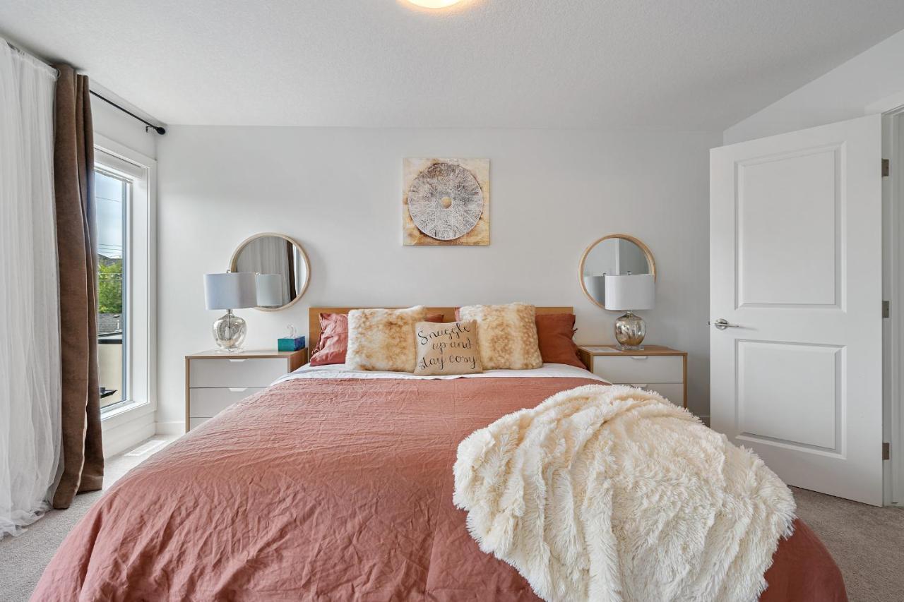 Contemporary Luxury 4 Bedroom House Near Downtown YYC Екстериор снимка