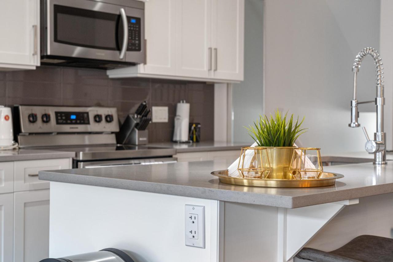 Contemporary Luxury 4 Bedroom House Near Downtown YYC Екстериор снимка
